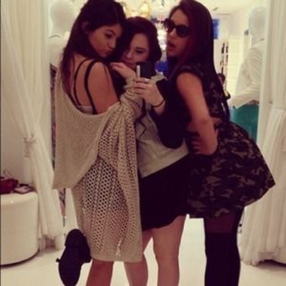 Brandy Melville Moselle Sweater *Kylie Jenner*